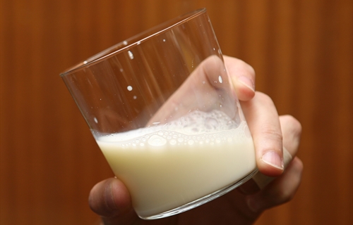 La Generalitat de Catalua autoriza la venta directa de leche cruda de...
