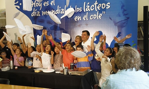 Ms de 25 pases celebran el Da Mundial de los Lcteos en la Escuela