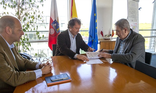 El Gobierno y la Asociacin Frisona de Cantabria firman un convenio de...