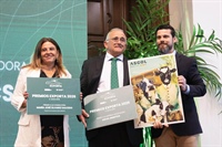 De izquierda a derecha: Maria Jos� Salcedo, consultora; Jos� Emilio Su�rez, presidente de ASCOL y Bruno L�pez, director general de ASTUREX