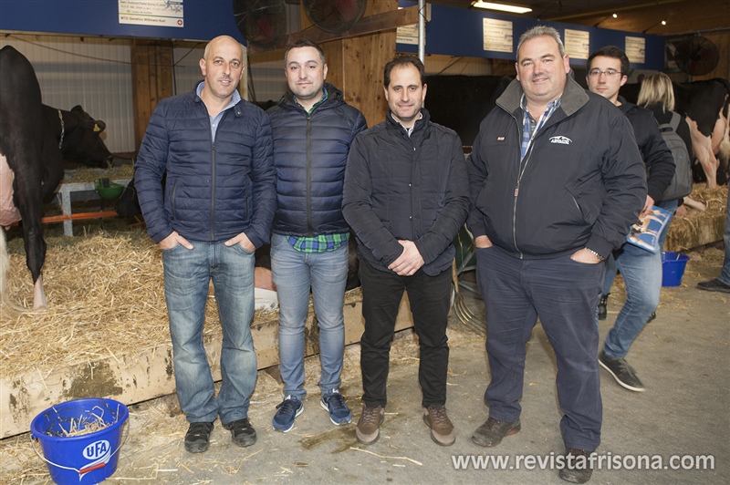 Jos Carlos Venturo (derecha) junto a compaeros asturianos