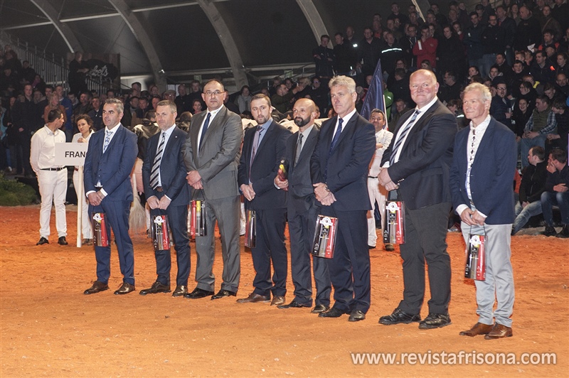 Jueces de las secci�n de grupos por pa�ses