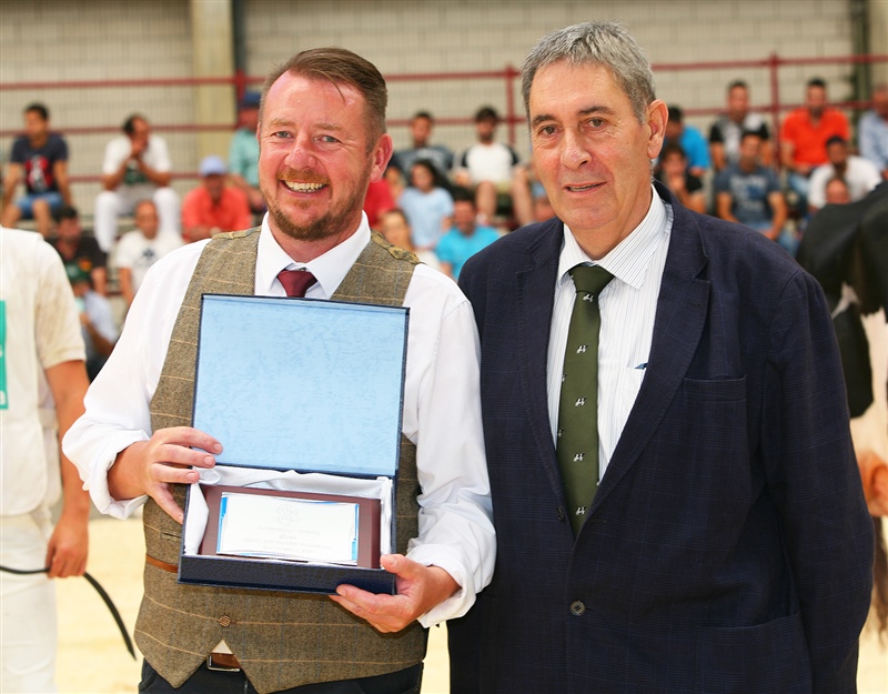 Placa conmemorativa a Andrew Cope, Juez del Concurso Regional de Cantabria 2019