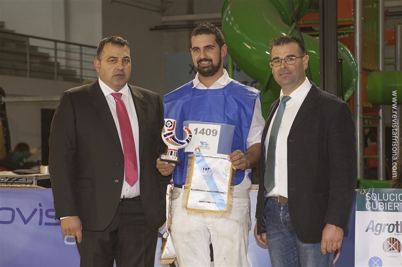 Jos Alberto Iglesias, Mejor Manejador del concurso, junto a los jueces