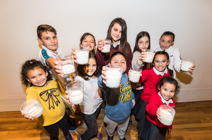 #Ning�nNi�oSinBigote, nueva edici�n de la campa�a de recogida de leche...