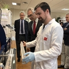 La Comunidad de Madrid ha dotado al Censyra de un nuevo analizador de muestras de leche
