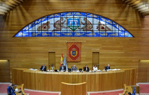 El Parlamento de Galicia reivindica el sector lcteo como estratgico y...