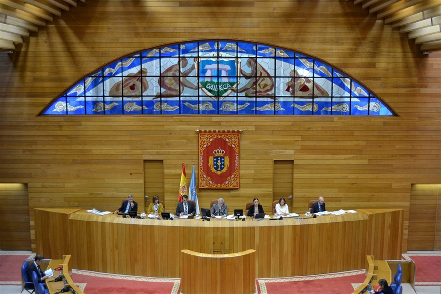 El Parlamento de Galicia reivindica el sector lcteo como estratgico y...