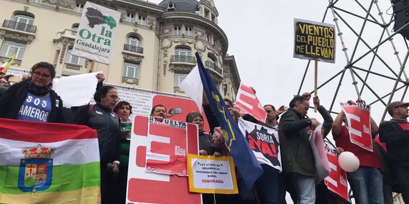 Miles de personas reclaman en Madrid que "no agonice" la Espaa rural durante la manifestacin 'La Revuelta de la Espaa Vaciada'