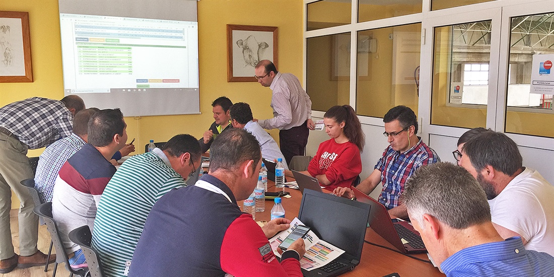 CONAFE imparte una formaci�n pr�ctica de CONAFEMAT en Torrelavega para...