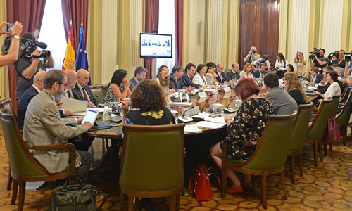 Se reparten 326,5 millones de euros entre las CCAA para programas...
