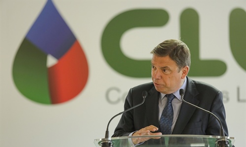 Luis Planas asegura que el futuro del sector lcteo pasa por...
