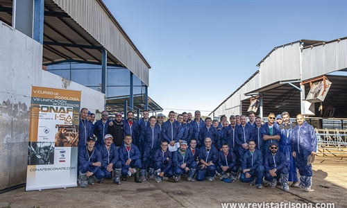 Ms de 40 tcnicos en podologa bovina se renen en el V Curso de...
