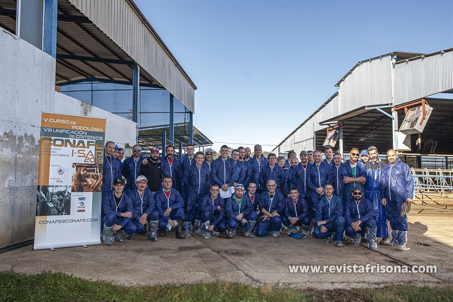 Ms de 40 tcnicos en podologa bovina se renen en el V Curso de...