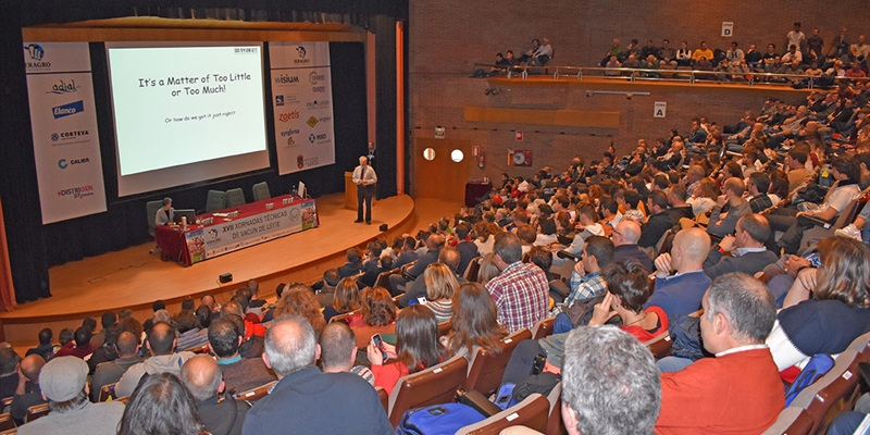 Las XVII Jornadas Tcnicas de Vacuno de Leche de Seragro renen a ms de 800 personas