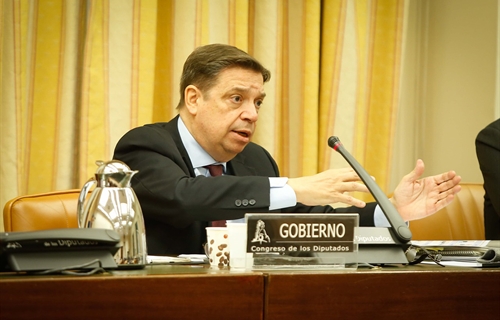Luis Planas: “La cadena agroalimentaria es esencial y será un sector...
