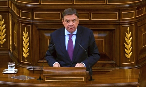 Luis Planas presenta, para su convalidacin, la prrroga de las medidas...