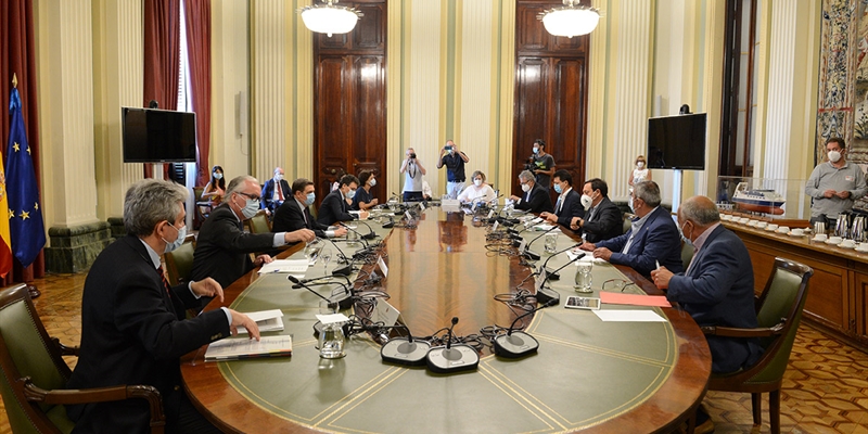 Luis Planas pide unidad a las organizaciones agrarias para conseguir un acuerdo sobre la PAC