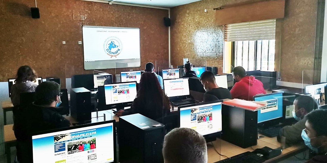 Sesin de formacin de CONAFEMAT a los alumnos del CFEA de Sergude