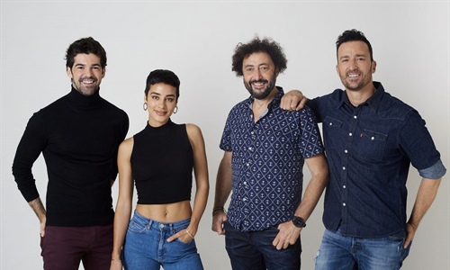 Se inicia el rodaje de la pelcula "Dos vacas y una burra", una comedia...