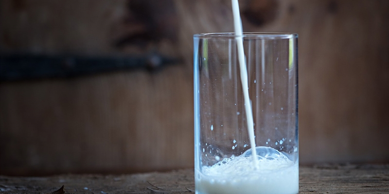 Unin de Uniones pide un etiquetado de la leche claro en origen de produccin y envasado