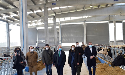 Inaugurada en Lugo la primera Granja Experimental de Leche de Galicia...