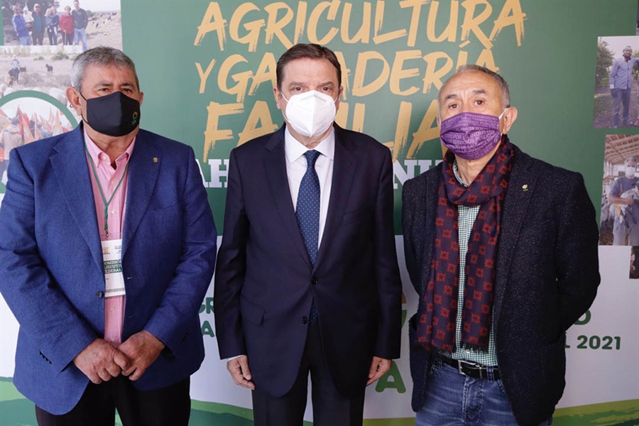 Luis Planas: La agricultura familiar y profesional ser el centro del...