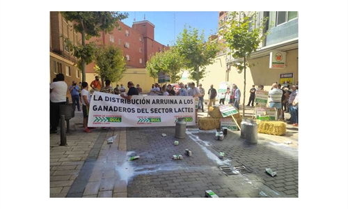 Unin de Uniones ve "irrisoria" la subida del precio de la leche en...