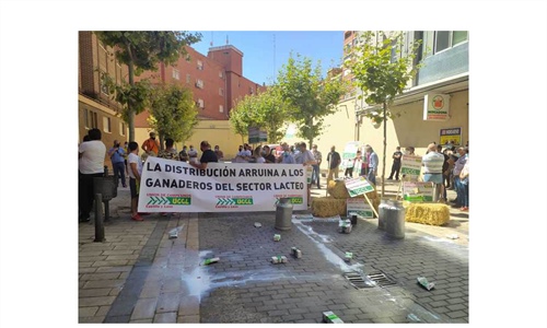 Unin de Uniones ve "irrisoria" la subida del precio de la leche en...