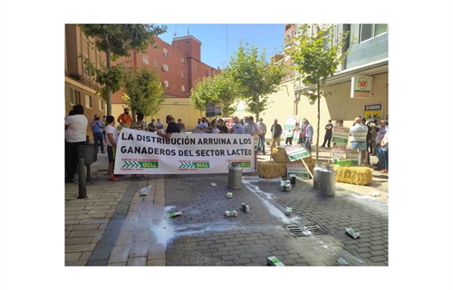 Unin de Uniones ve "irrisoria" la subida del precio de la leche en...