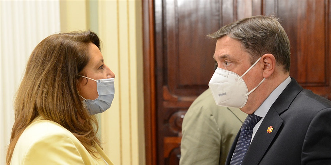 El Gobierno apuesta por una PAC integradora, indica Luis Planas