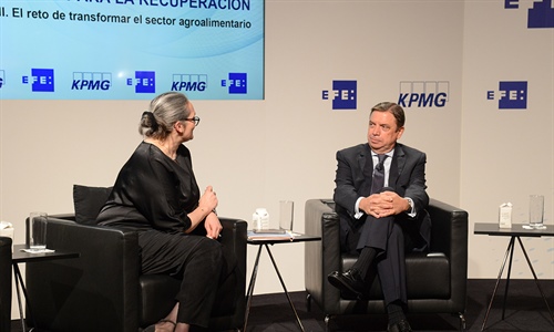 Luis Planas anuncia que se reunir con el sector para abordar la actual...