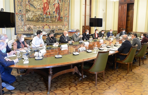 Reunin del Ministerio con los agentes del sector lcteo para analiza...
