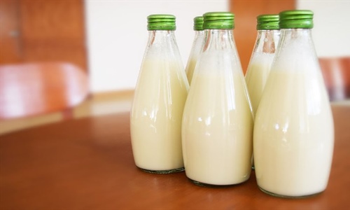 El Gobierno obligar a revisar precio de leche cuando suban costes de...