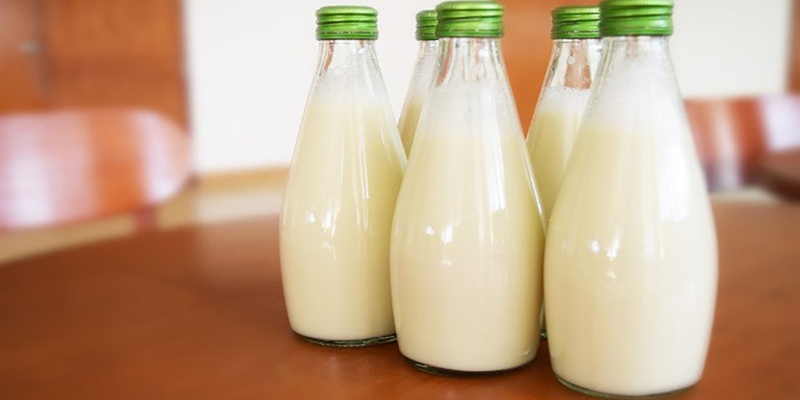 El Gobierno obligar a revisar precio de leche cuando suban costes de produccin