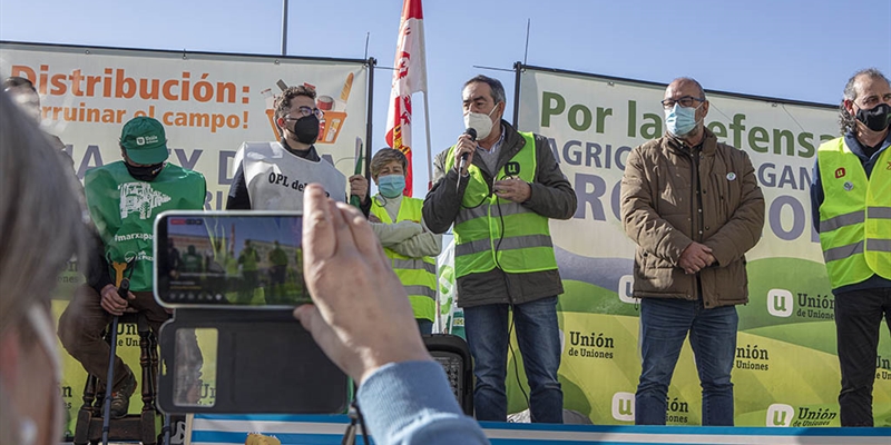 Los ganaderos de vacuno de leche se manifiestan en Madrid contra los abusos de la industria y la distribucin