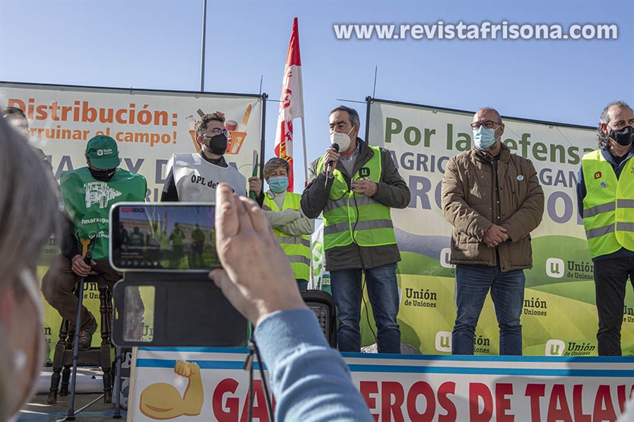 Los ganaderos de vacuno de leche se manifiestan en Madrid contra los...