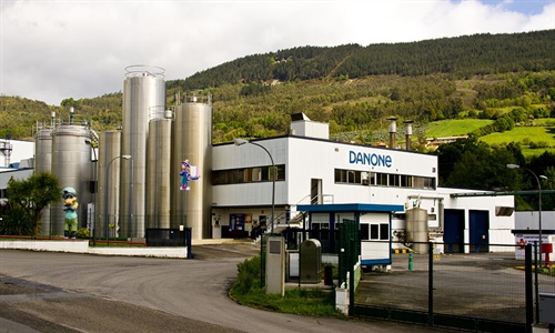 Danone accede a estudiar la venta de su planta en Asturias a un inversor