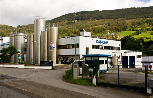 Danone accede a estudiar la venta de su planta en Asturias a un inversor