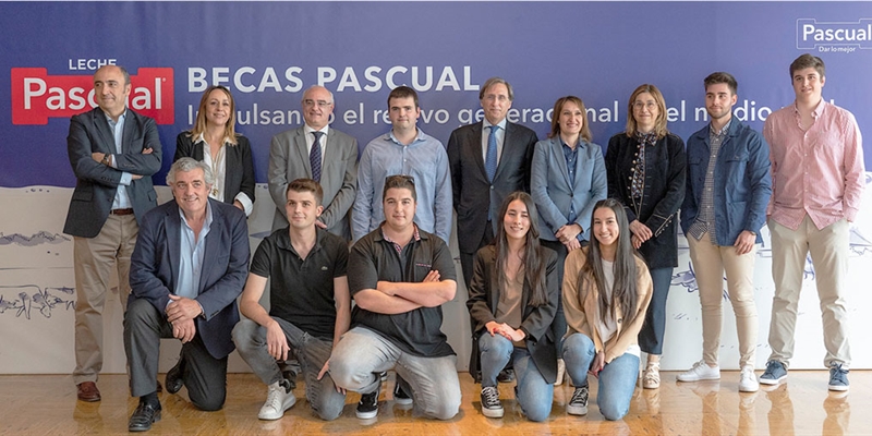 Pascual impulsa el relevo generacional en el campo a travs de becas para hijos de ganaderos