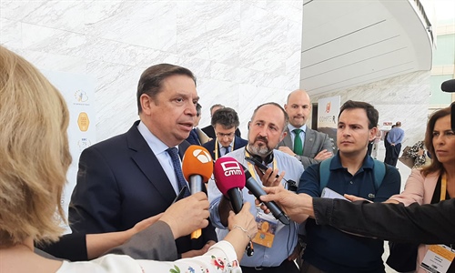 Hoy se inicia el pago de las ayudas a productores de leche por los...
