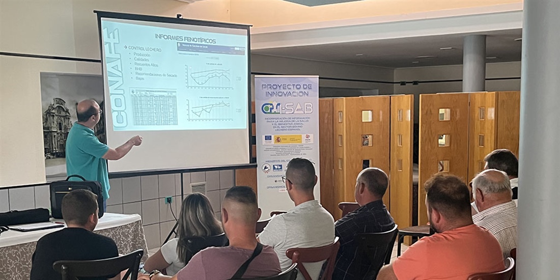 CONAFE presenta sus servicios y programas a ganaderos de Murcia