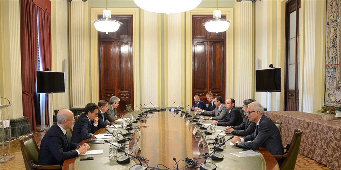 Luis Planas: El sector lcteo cooperativo es clave para contribuir a...