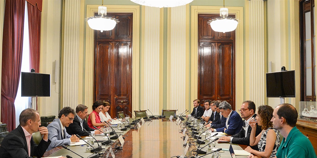 Planas analiza con las organizaciones del sector de la alimentaci�n...