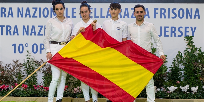 Lorena Iglesia se trae un meritorio tercer puesto en categora jnior del Concurso Internacional de Manejadores del Open Junior Show 2022