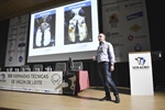 El tradicional brindis de la leche pone fin a las XIX Jornadas Tcnicas de Seragro