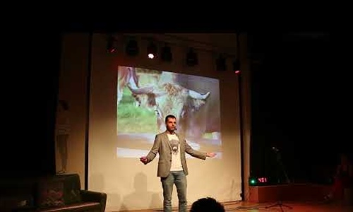 "Las vacas no se tiran pedos", un monlogo cientfico de Fernando...
