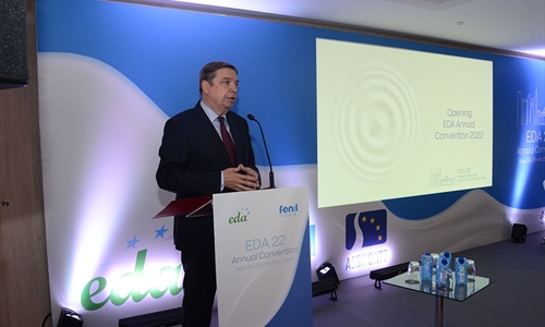 Luis Planas anima al sector lácteo a avanzar en economía circular y...