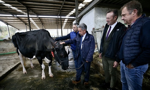 Mxima distincin de Cantabria a la ganadera SAT Ceceo como...