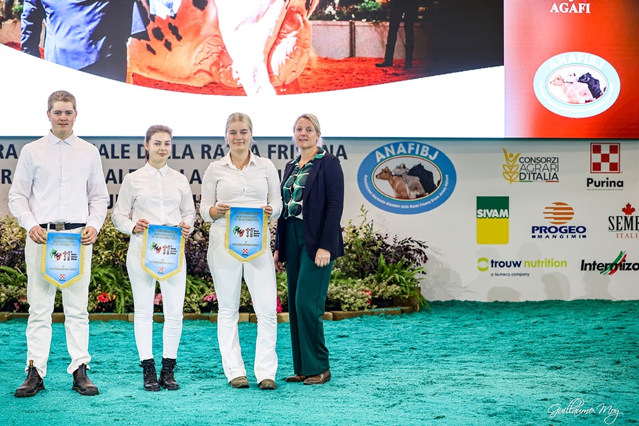 Mara Otero, Subcampeona Jnior del Concurso de Juzgamiento del Open...